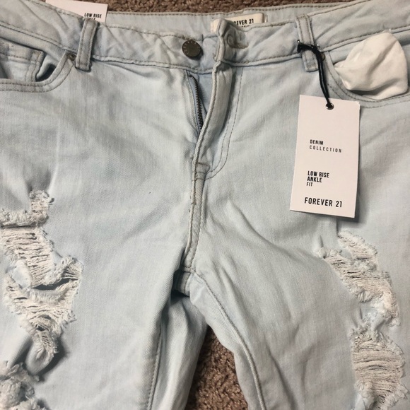 Ripped Jeans - Picture 2 of 3